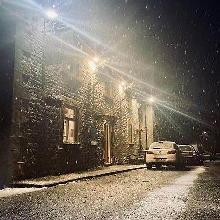 Cosy Apartment Above Village Pub Buxton  Exteriör bild