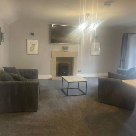 Cosy Apartment Above Village Pub Buxton  Exteriör bild