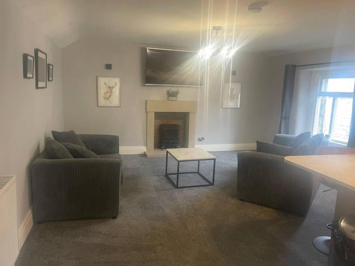 Cosy Apartment Above Village Pub Buxton  Exteriör bild